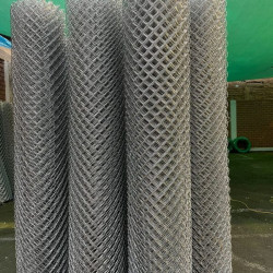 Malla Simple Torsión 2m x 25m | Cerramientos Resistentes y Duraderos