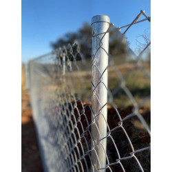 Poste Galvanizado 2,40 m | Alta Resistencia para Vallas