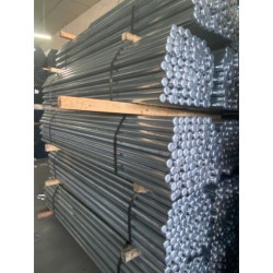 Pack de 5 Postes Galvanizados 2,40 m con Tapones | Alta Calidad